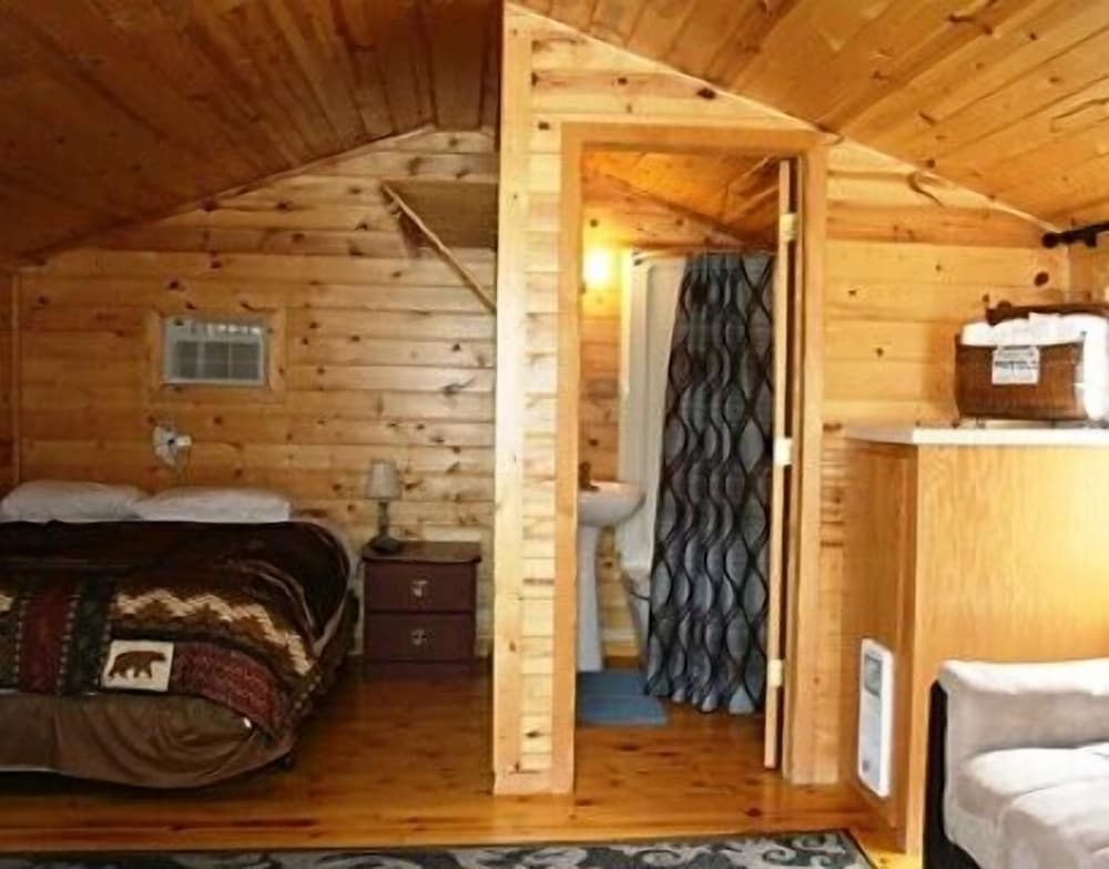 Economy Cabin, Private Bathroom (Cabin 10) photo 1