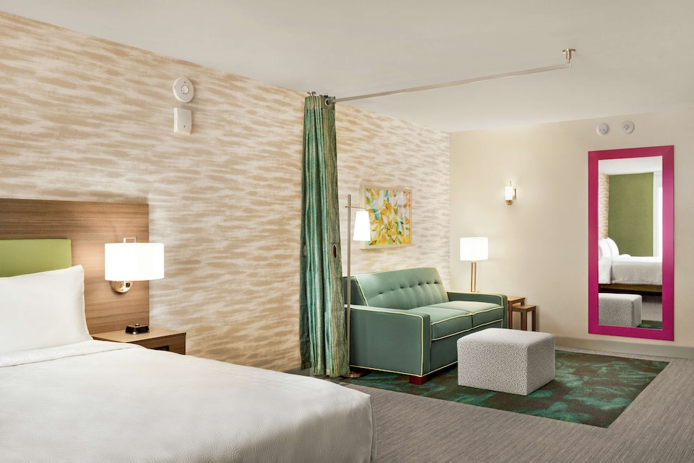 Studio Suite, 1 King Bed, Non Smoking - Photo 6