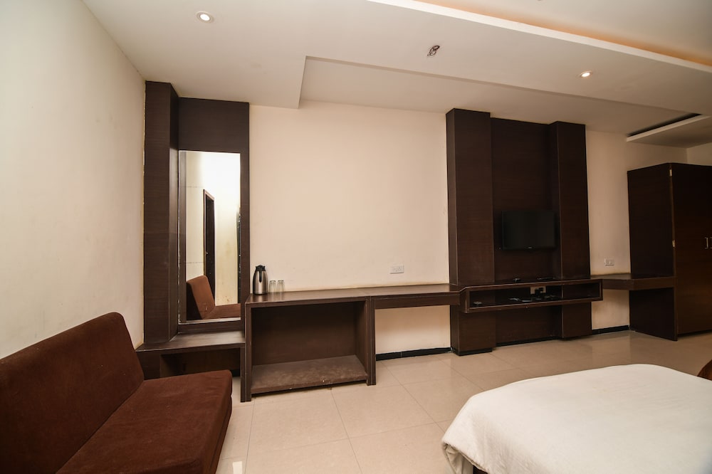 Family Double Room Single Use (AC) photo 3