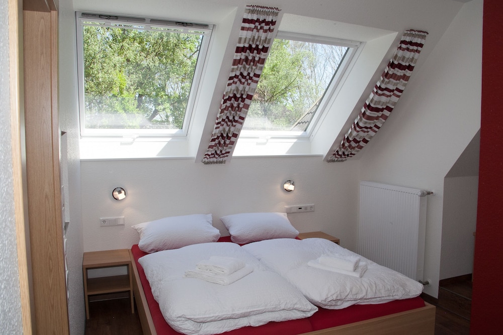 Standard Room, 2 Bedrooms, Garden View (4) photo 1