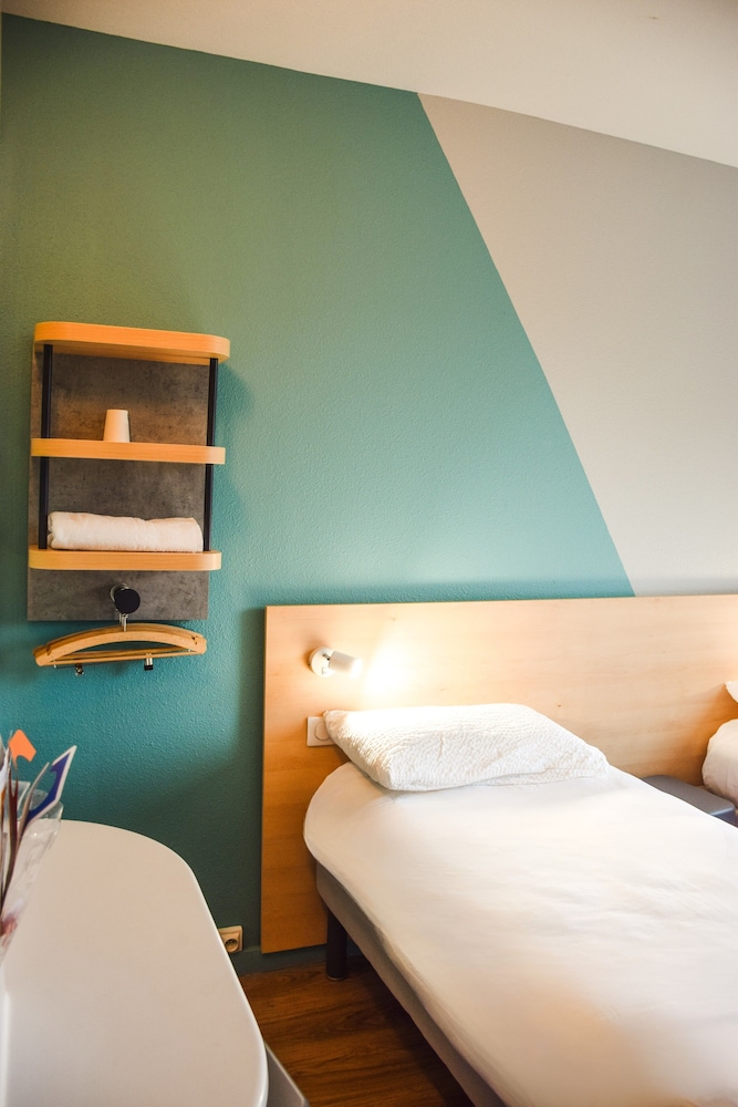 Basic Room, 2 Twin Beds photo 3