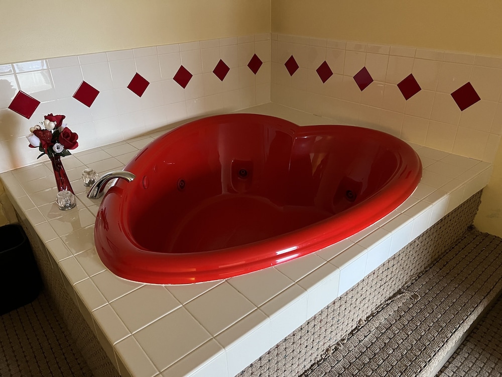 Economy Single Room, Jetted Tub photo 1
