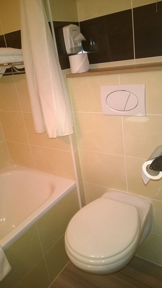Double Room - Photo 7