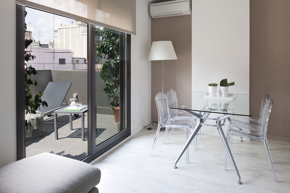 Apartment, 2 Bedrooms, 2 Bathrooms For 6 People
