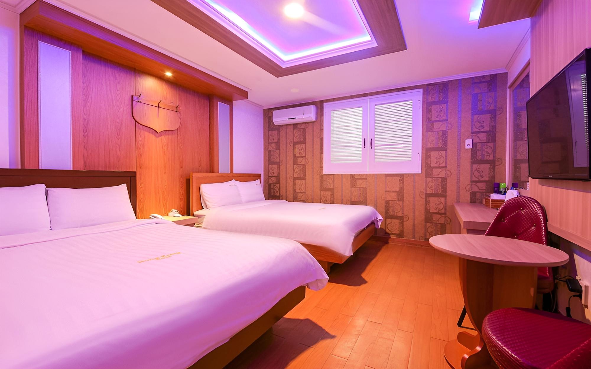 Room (Twin room) - Photo 1