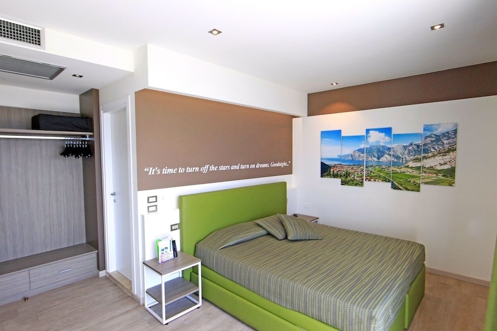 Superior Double Room, Balcony, Lake View - Photo 8