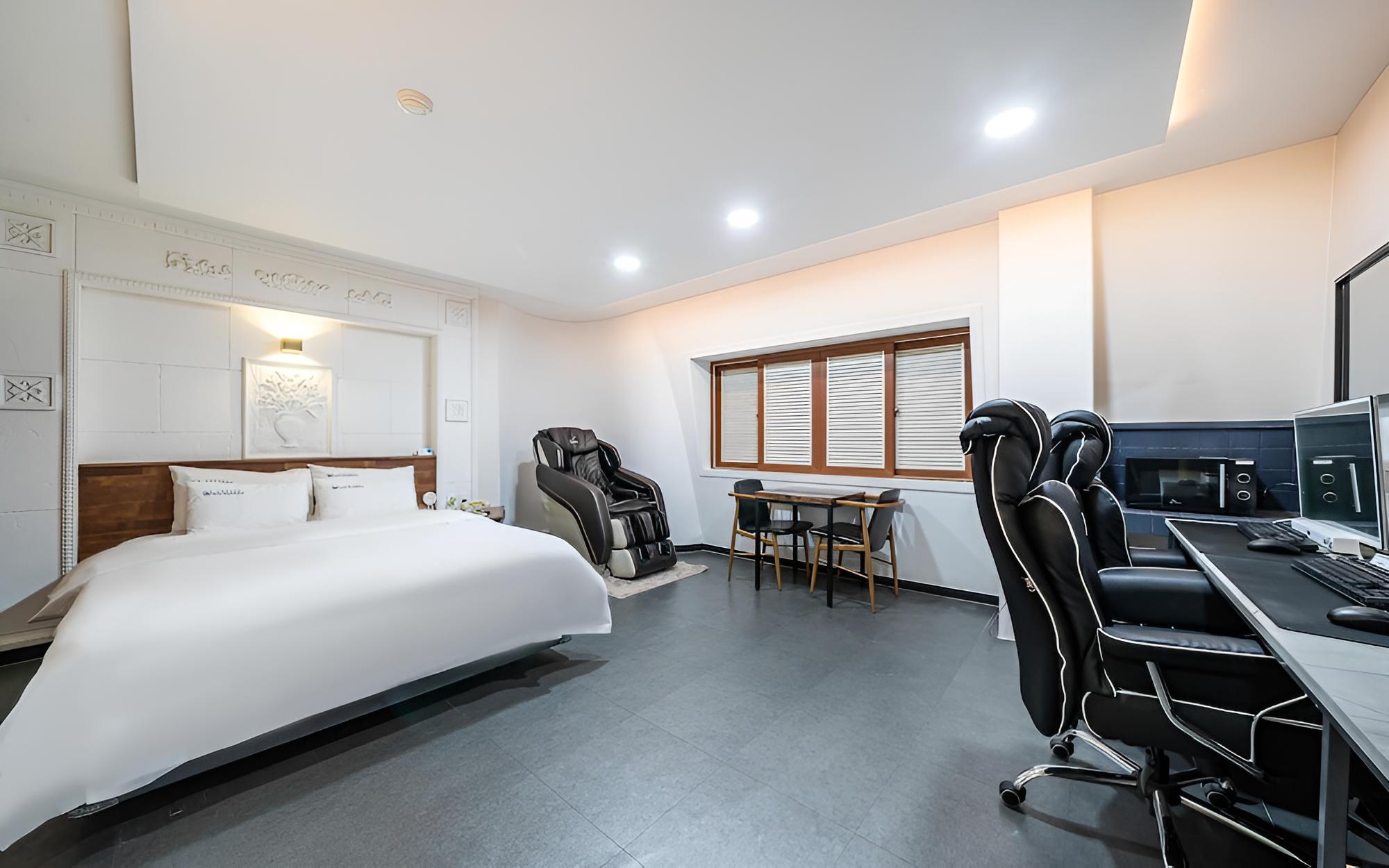 Room (Premium Room / Top-of-the-line couple) - Photo 7