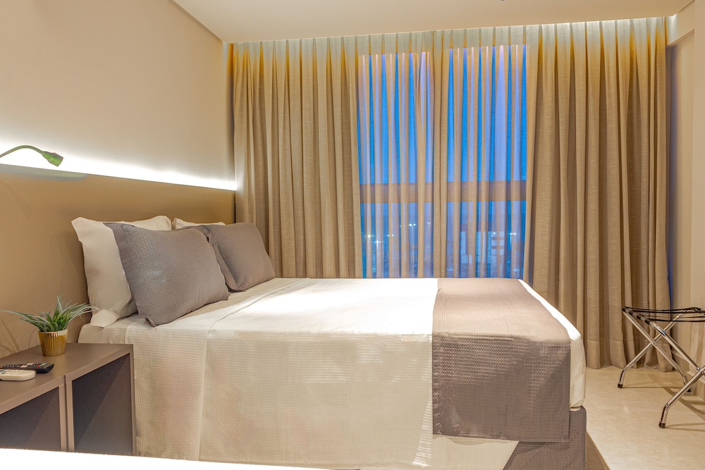 Superior Triple Room, Partial Ocean View
