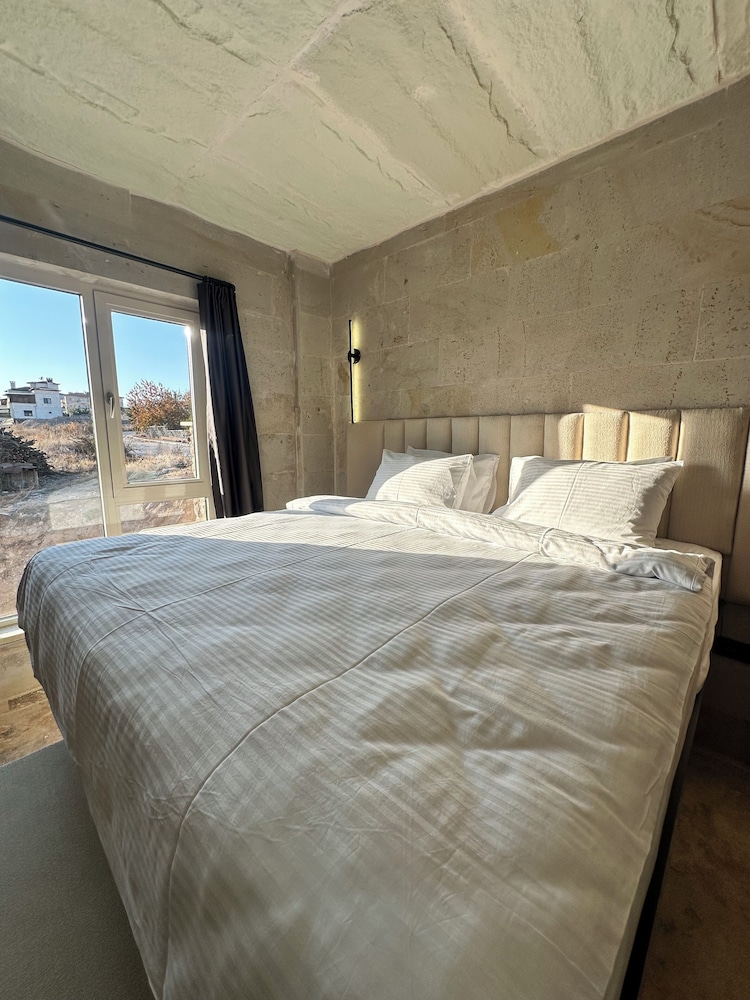 Economy Double Room, Valley View photo 3