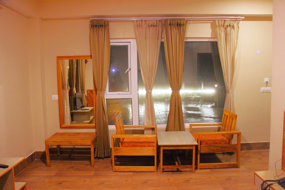 Super Deluxe Room - Photo 11