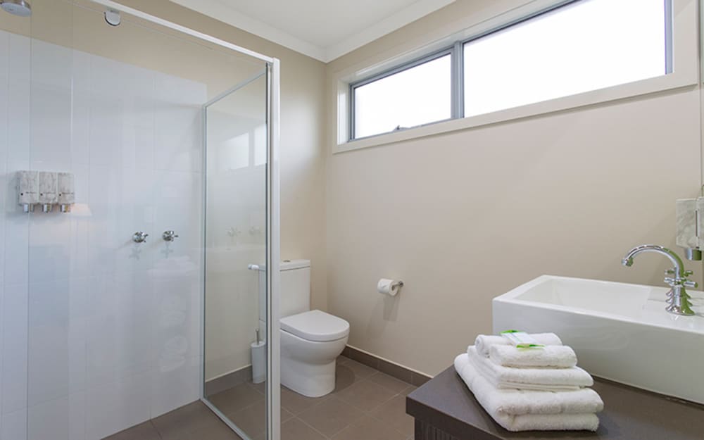 Efficiency, Suite, 1 King Bed, Non Smoking - Photo 4