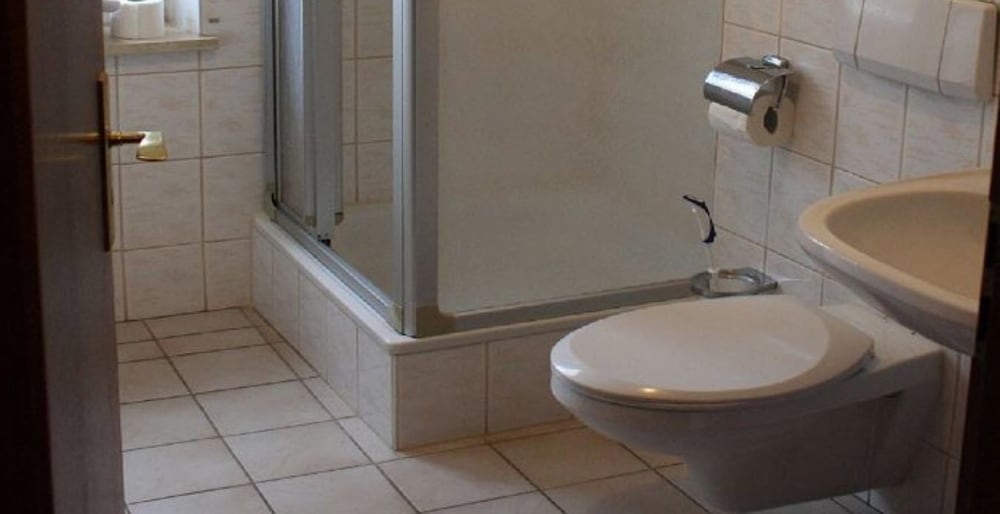 Basic Double Room, Non Smoking photo 2