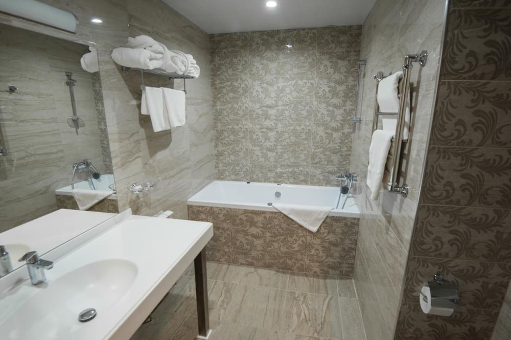 Suite, 1 Bedroom photo 3