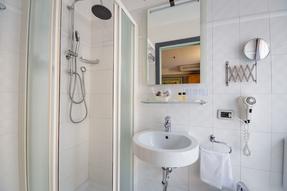 Classic Double or Twin Room, 1 Bedroom - Photo 26