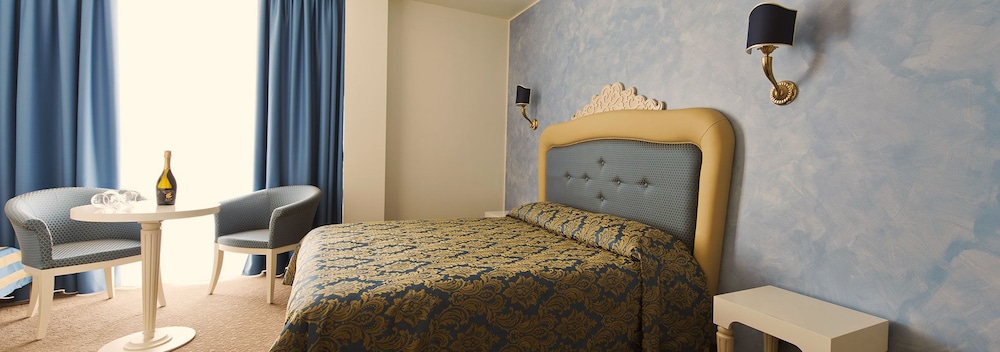 Deluxe Double Room, 1 Double Bed photo 1