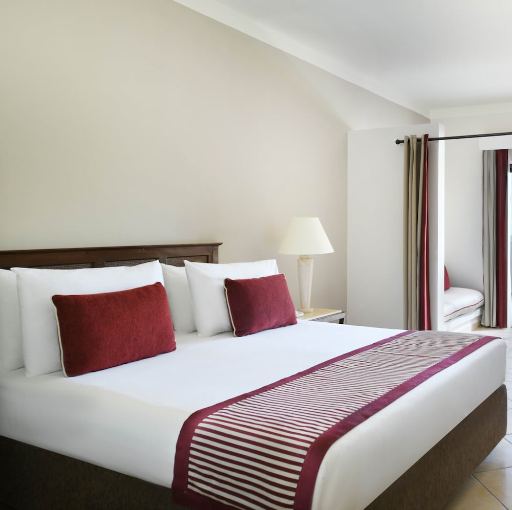Superior Room, Sea View (Family, Queen or Twin Beds) - Photo 1