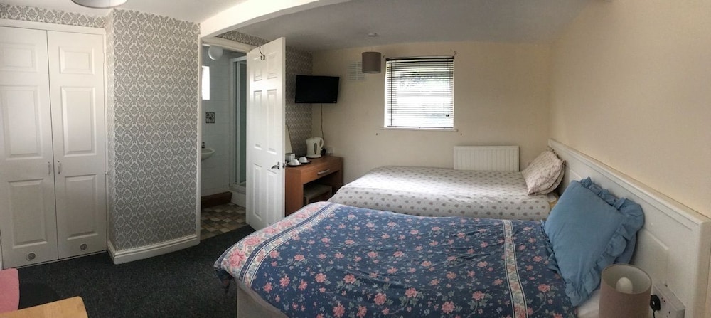 Large Double or Twin Room (Accessible) photo 1