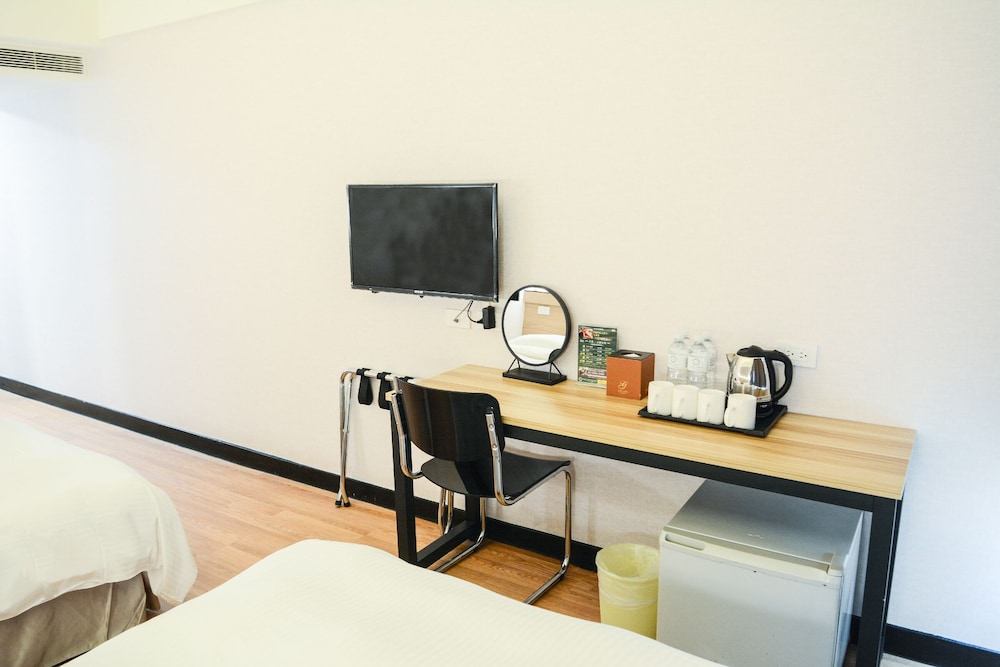 Classic Quadruple Room, 2 Double Beds photo 3