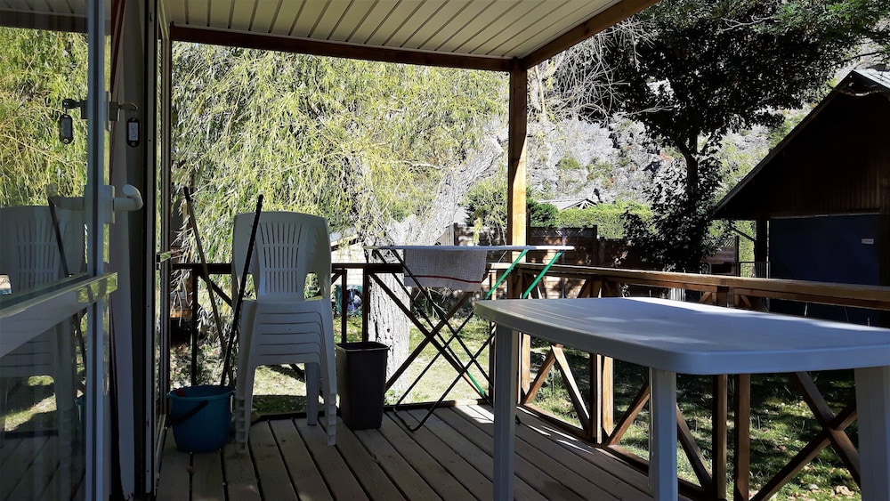 Mobile Home photo 2