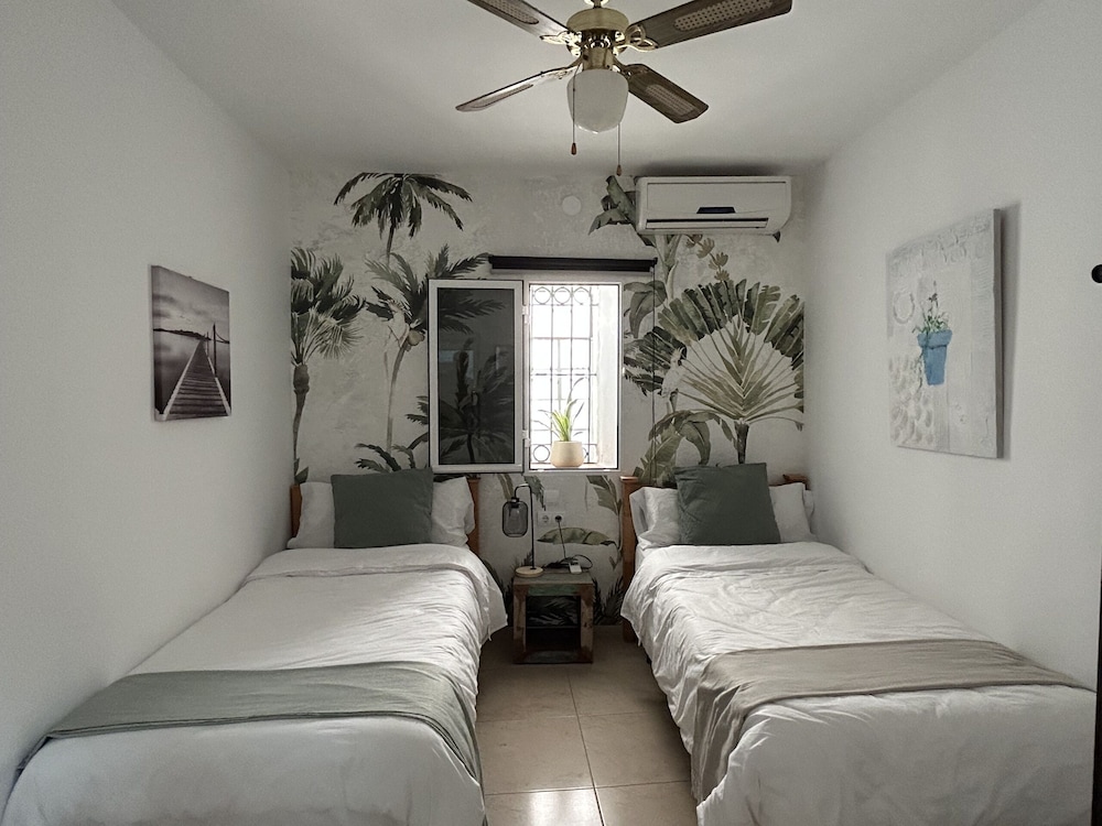 Classic Twin Room, Private Bathroom, Courtyard View (Habitación 2)