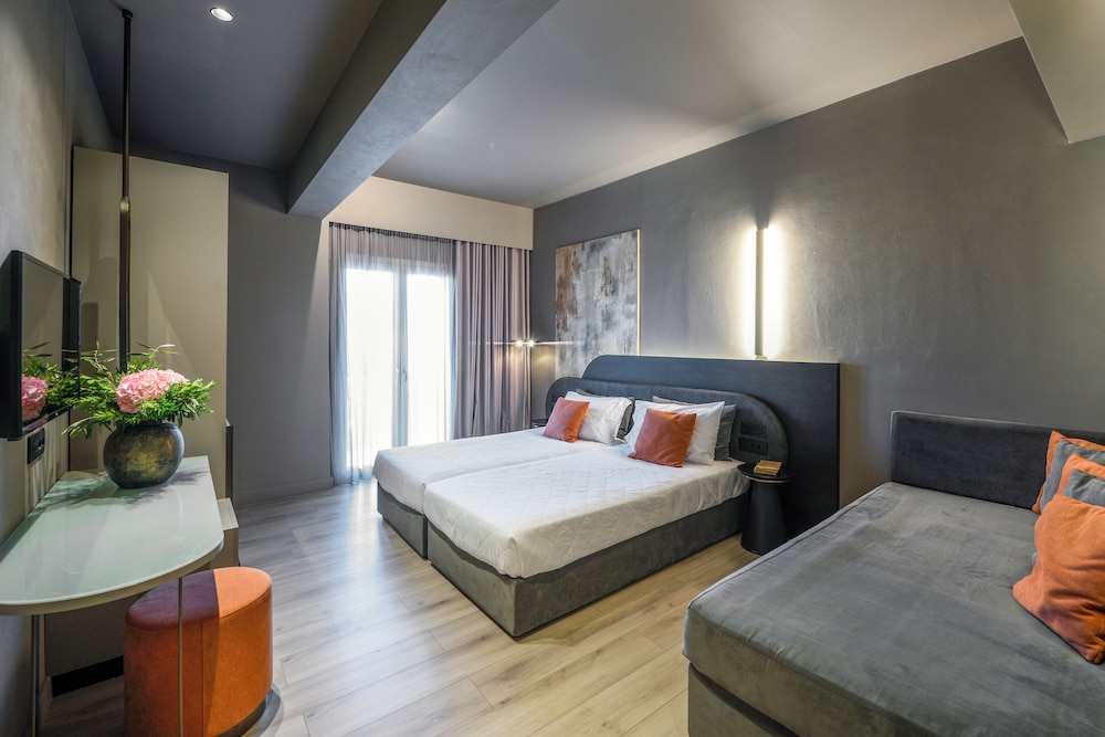 Superior Triple Room, 3 Twin Beds, Park View photo 1