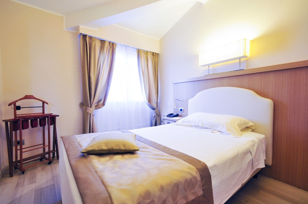 Deluxe Single Room, Balcony photo 1