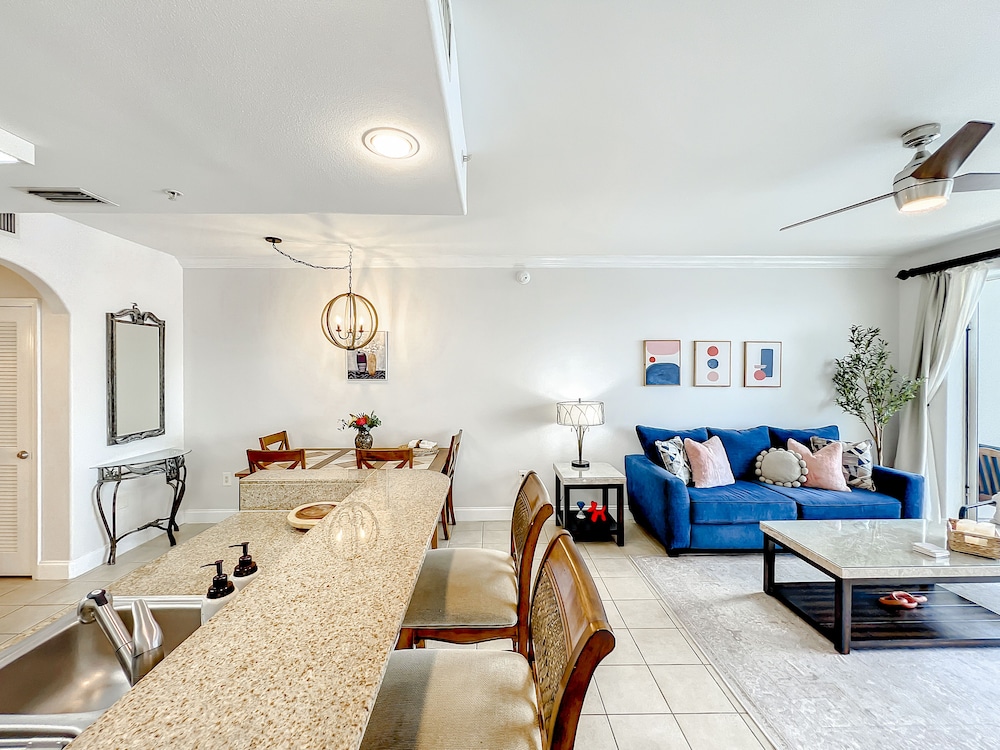 Family apartment unit 1-1109 (13415 Blue Heron Beach Drive,Orlando)