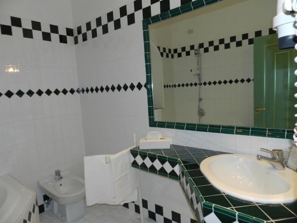 Superior Room, Jetted Tub, Sea View photo 3