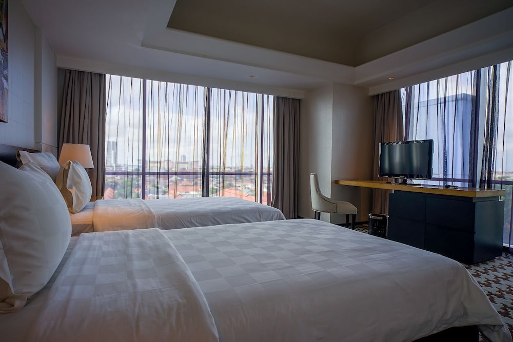 Prominent Suite - Photo 11