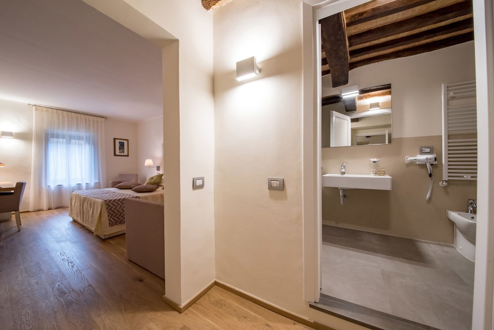 Superior Triple Room photo 2