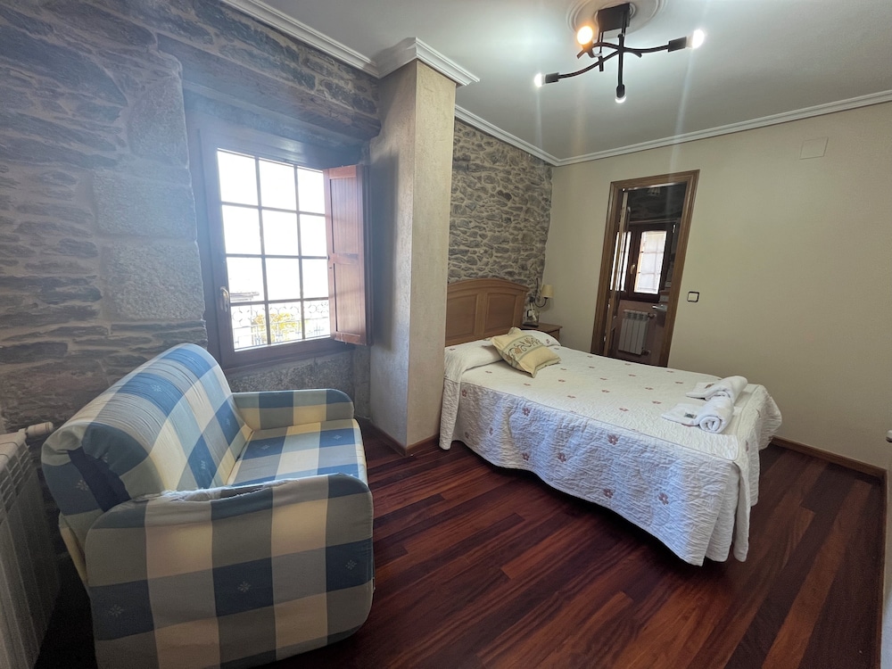 Double Room - Photo 3