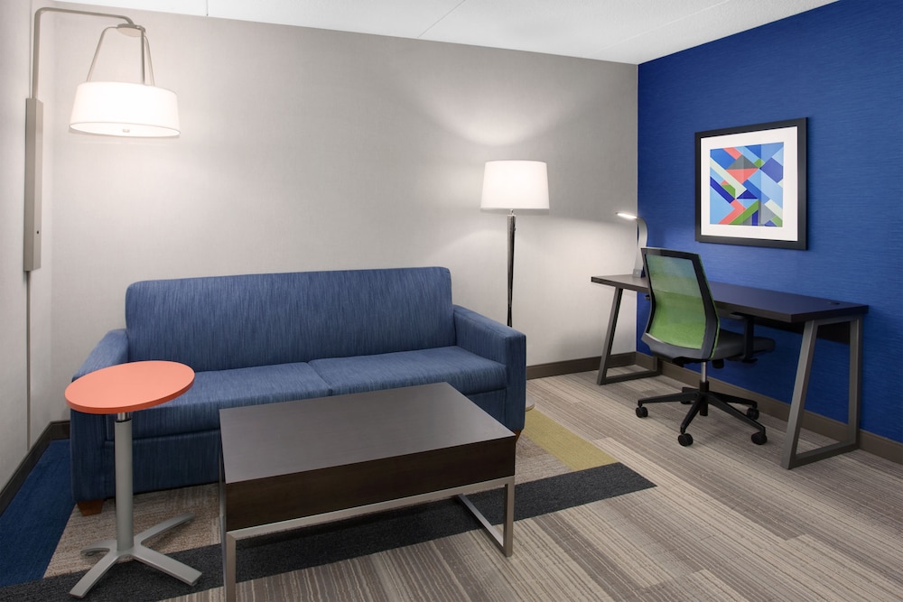 Suite, Multiple Beds - Photo 4