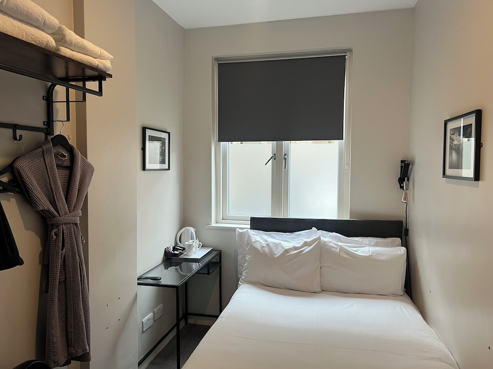 Double Room, 1 Double Bed, Shared Bathroom