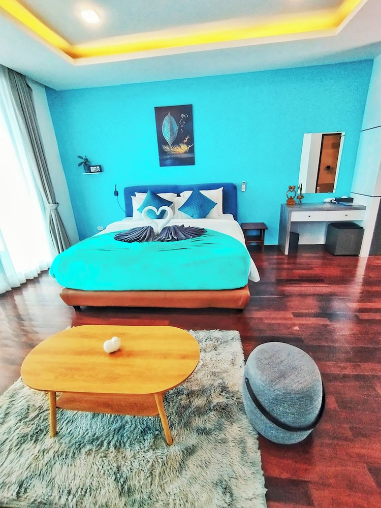 Deluxe Room with Ocean View and Jacuzzi - Photo 2