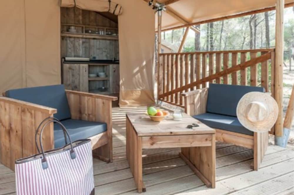 Luxury Room, Multiple Beds, Non Smoking, Garden View photo 3