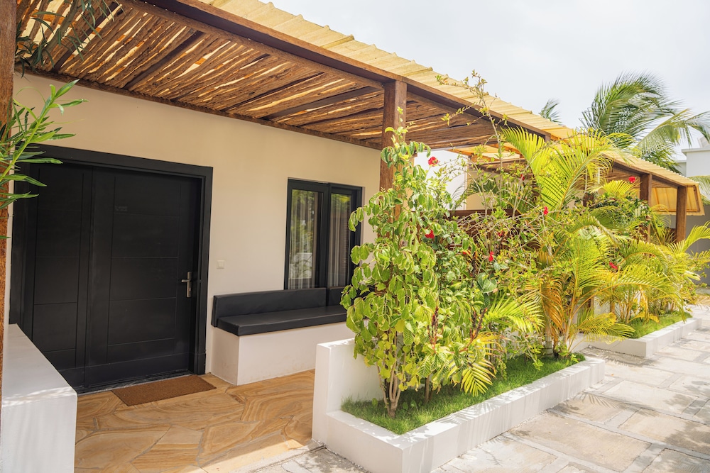 Standalone Bungalow Twin Room with Terrace photo 3