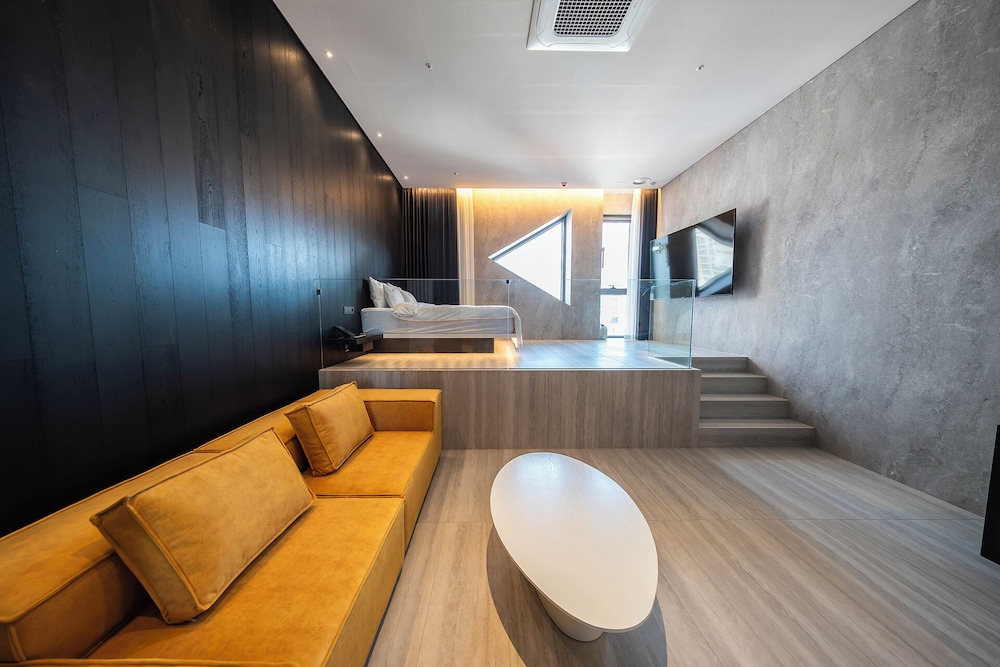 AU Suite photo 1