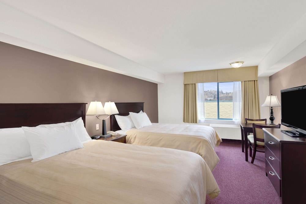 2 Bedroom , 2 Queen bed , Non Smoking, Kitchenette Sleeps 4 (4 adults , 2 children ) photo 3