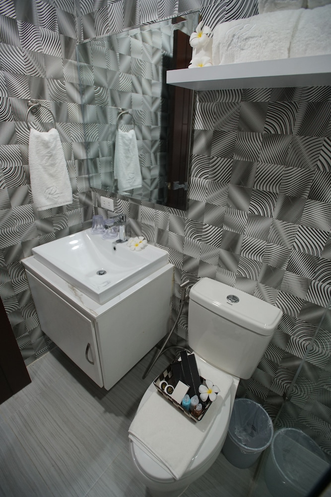 Deluxe Triple Room, Garden View photo 3