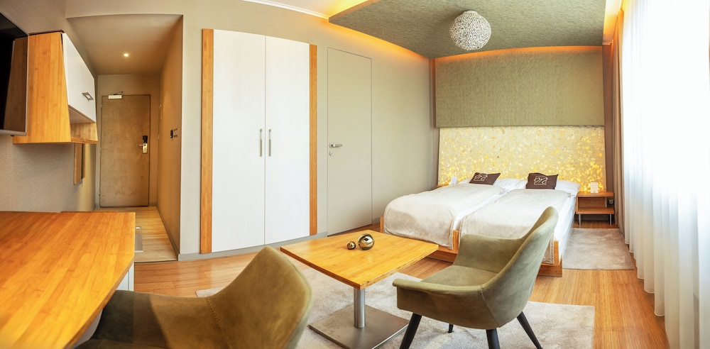 Executive Double or Twin Room (Free Wellness) - Photo 3