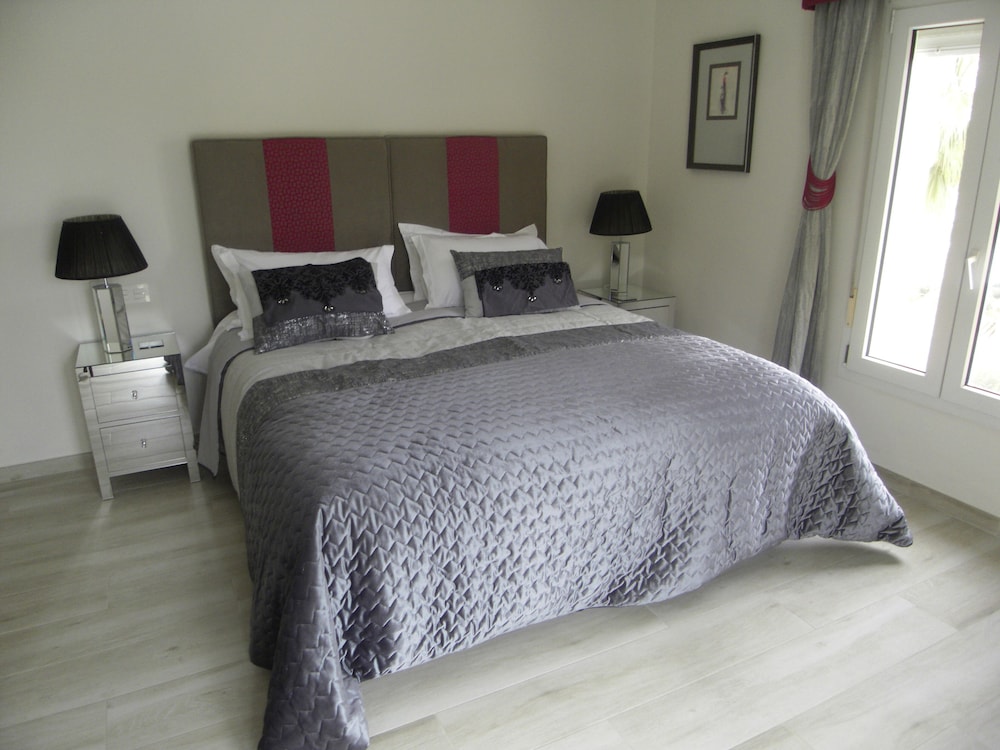 Habitación Doble Deluxe con Baño (Habitación Laurel Tree)