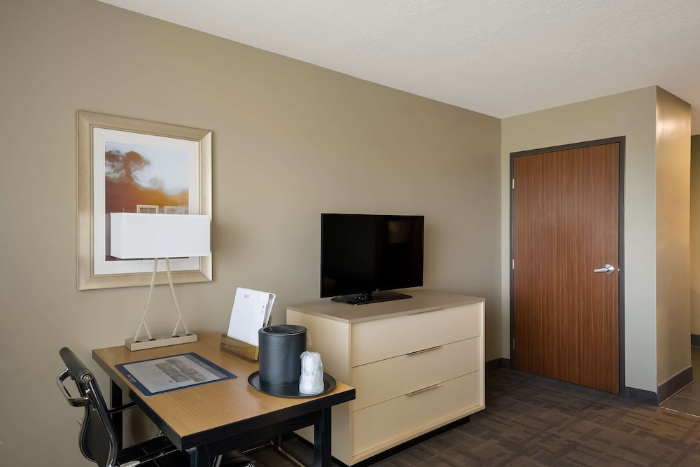 Standard Room, 1 King Bed, Accessible, Kitchenette photo 1