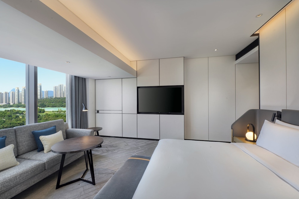 Studio Suite, 2 Bedrooms - Photo 3