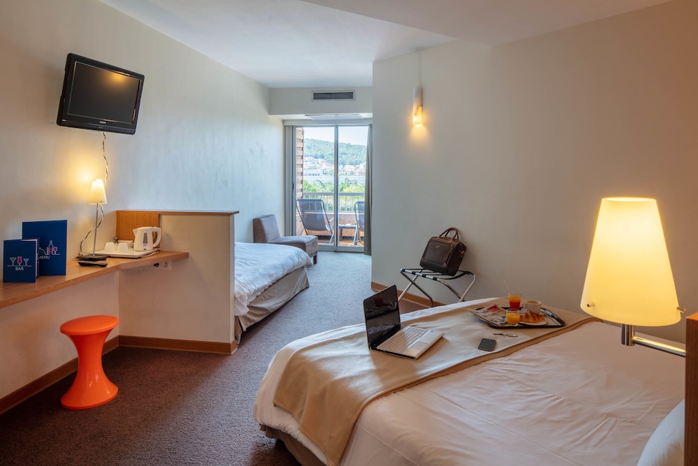Triple Room - Photo 1