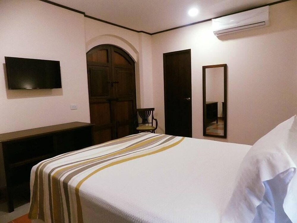 Executive Room, 1 Queen Bed, Non Smoking (Standard) photo 3