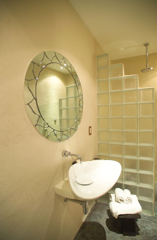 Deluxe Double Room, 1 King Bed, Pool View - Photo 18