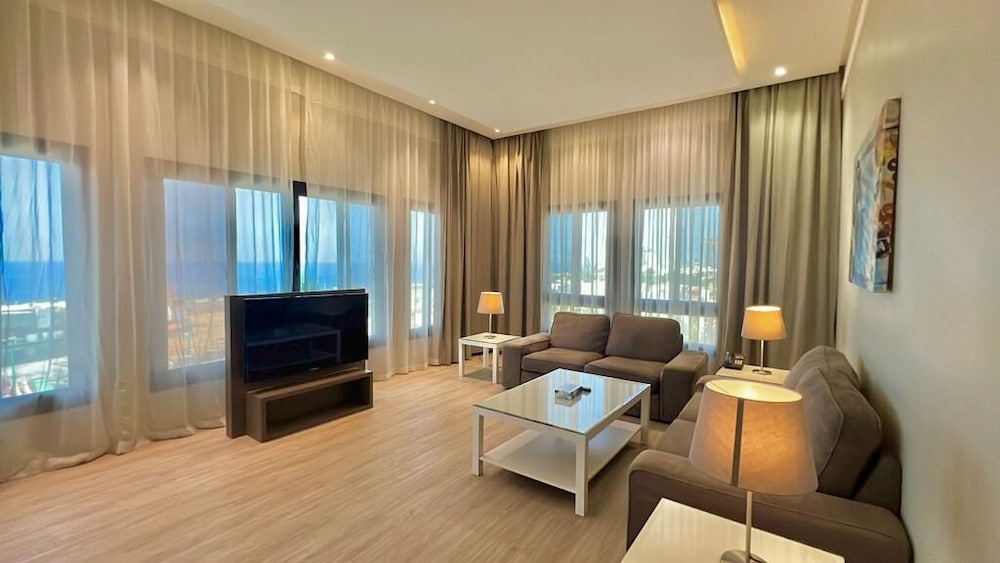 Royal Suite, 2 Bedrooms, Kitchen, Sea View