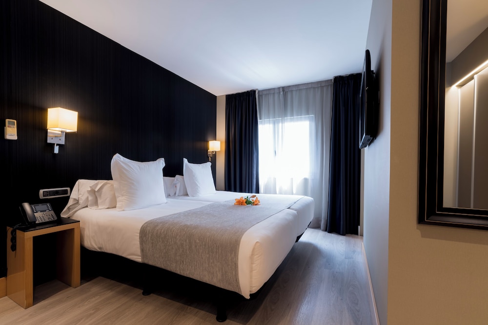 Comfort Double Room Single Use, Courtyard View