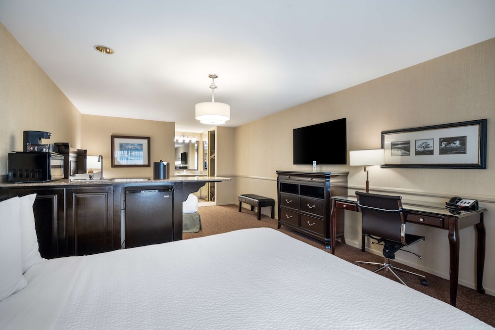 Standard Room, 2 Queen Beds, Non Smoking photo 2