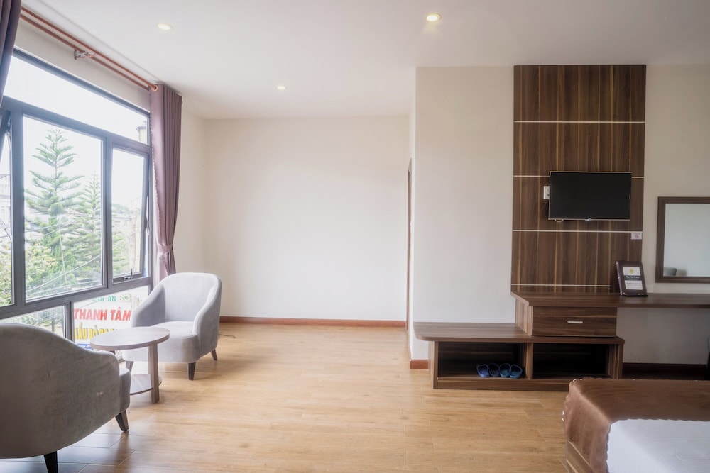 Deluxe Room - Photo 11